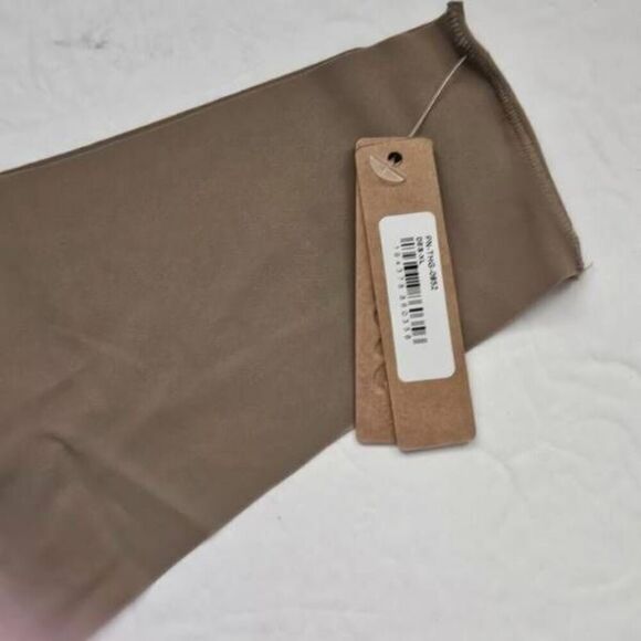 Skims panty Nwt - Picture 2 of 7